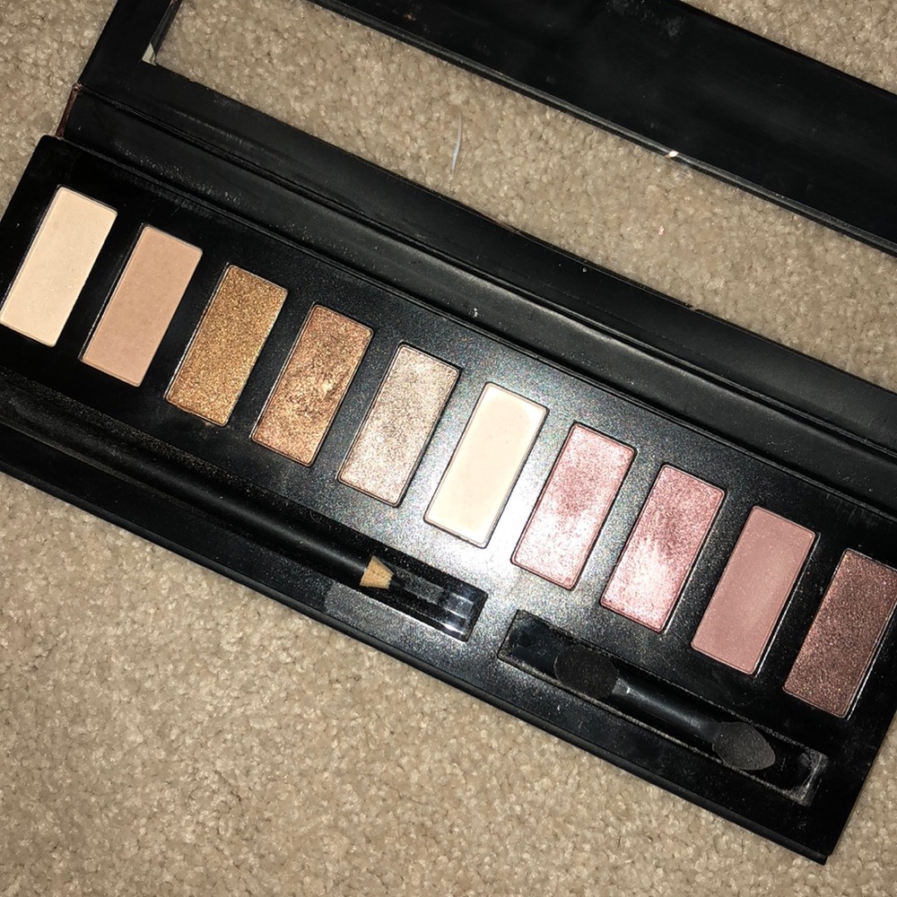 BRAND NEW Nude Eye Shadows